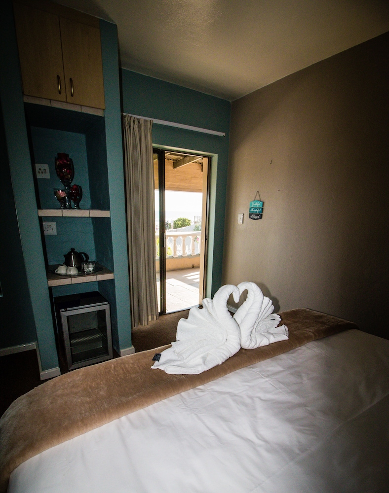 Honeymoon Room, Partial Sea View photo 2
