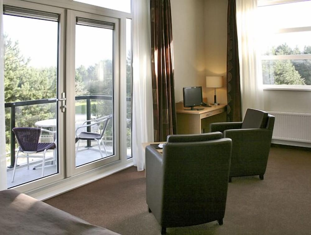 Premium Twin Room photo 2