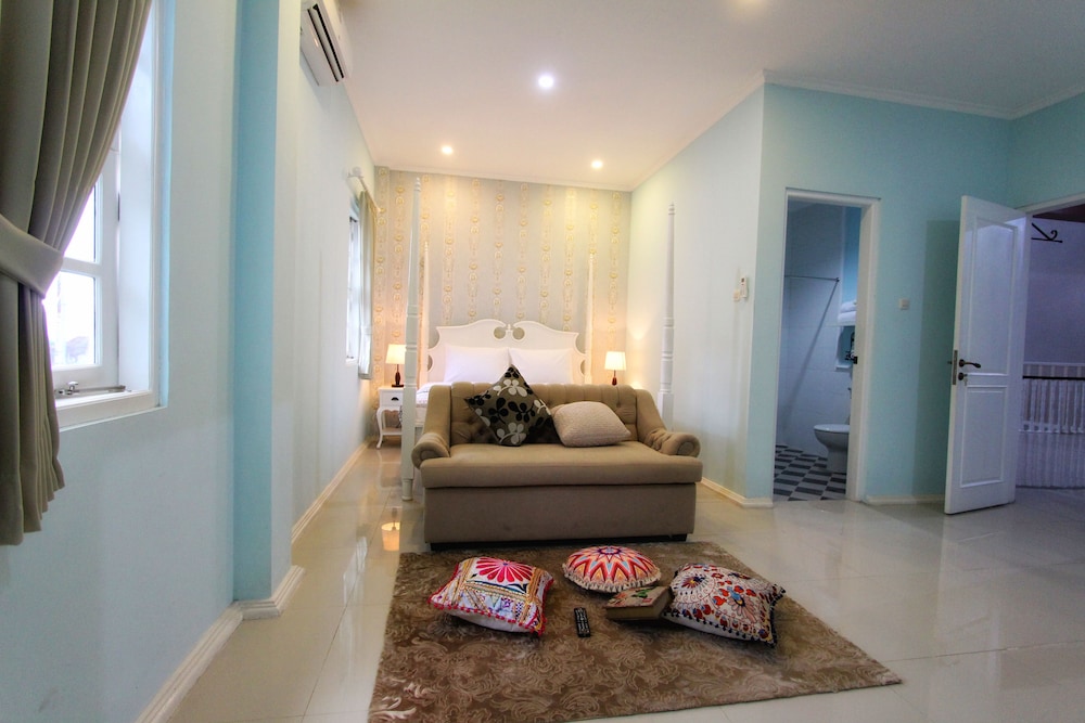 Deluxe Double Room - Photo 8