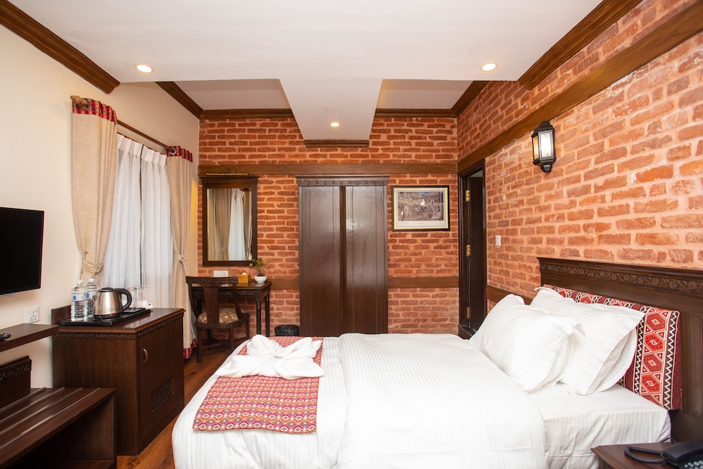 Deluxe Double Or Twin Room - Photo 11