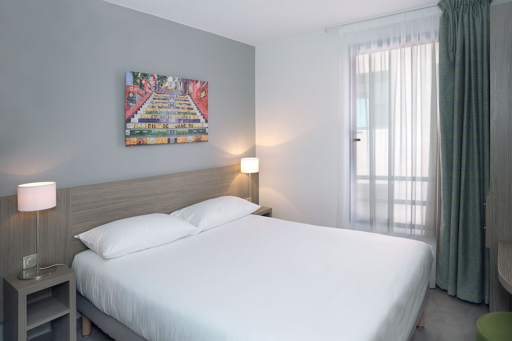 Exclusive Room, 1 King Bed, Non Smoking (Twin Bed On Request;With Sofabed) - Photo 11