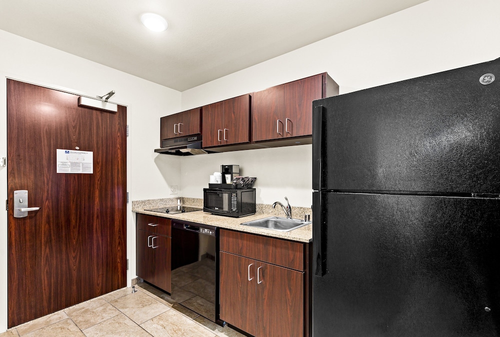 Suite, 1 King Bed with Sofa bed, Non Smoking (Extended Stay) - Photo 3
