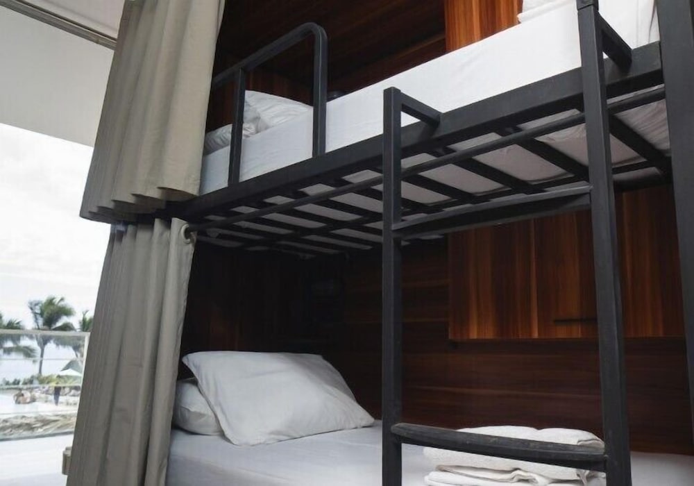 6 Beds Private Room photo 1