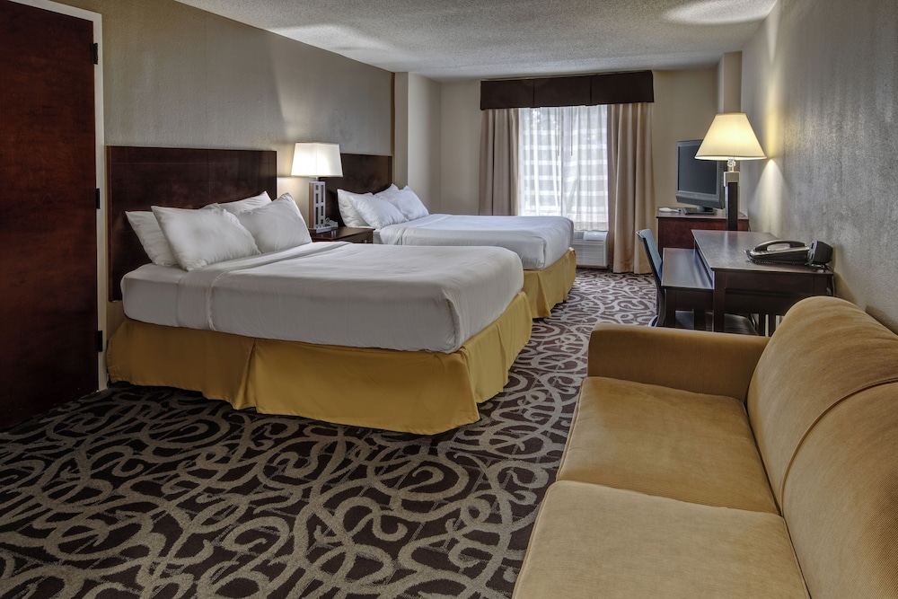 Suite, 2 Queen Beds - Photo 5