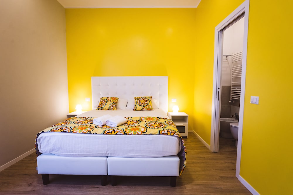 Standard Double Room, Ensuite (Yellow Room)