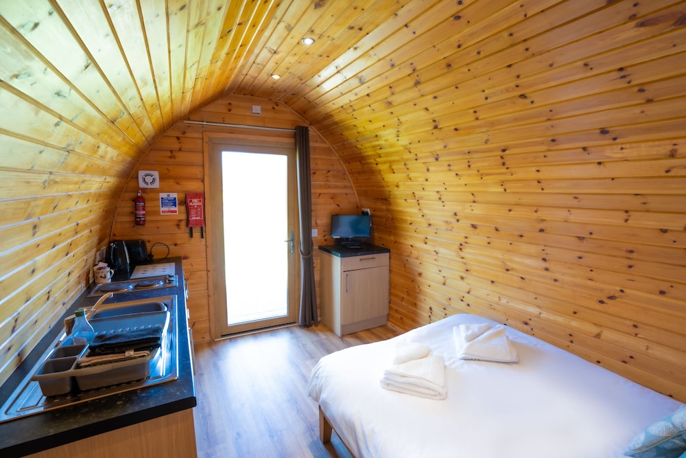 Blueberry Glamping Pod - Photo 2