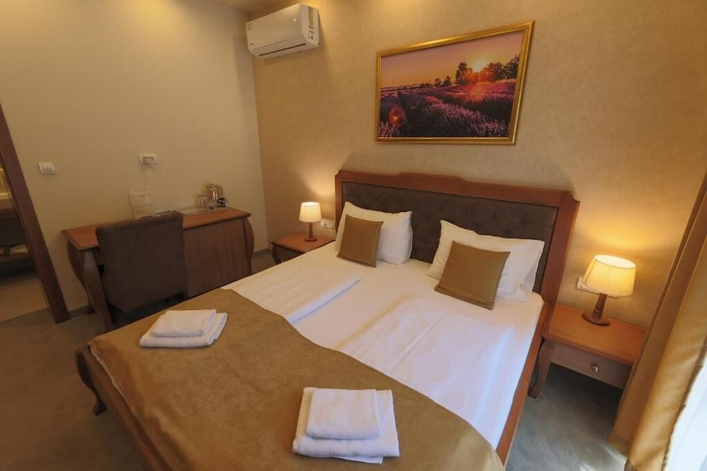 Deluxe Room, Balcony (015)