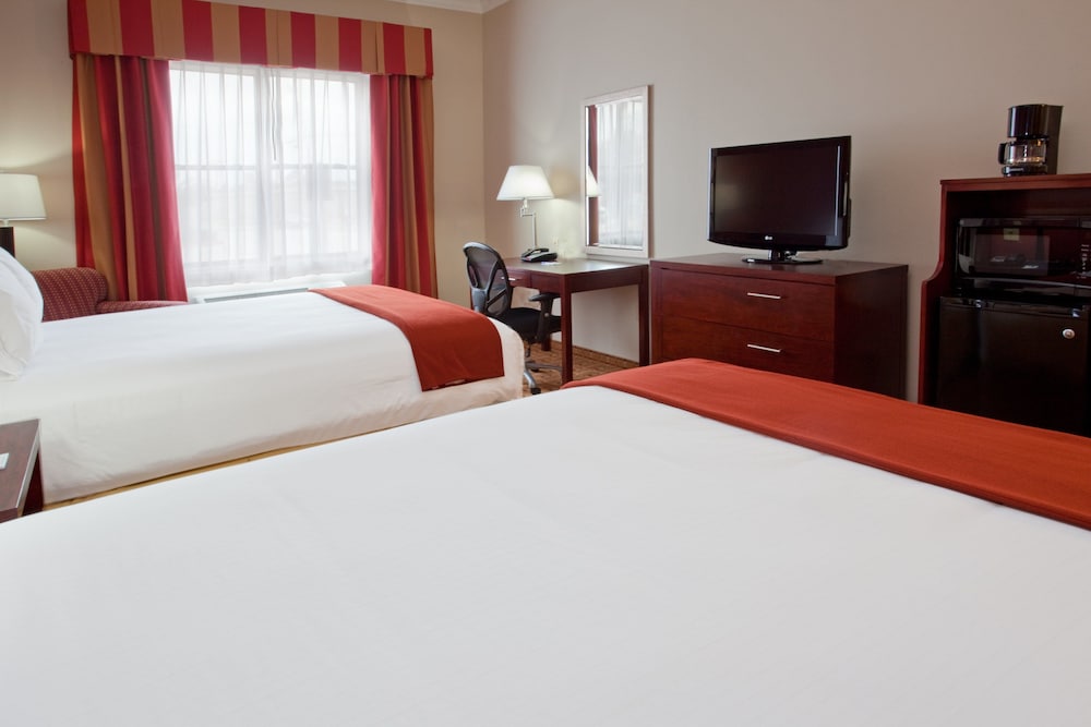 Standard Room, 2 Queen Beds - Photo 4