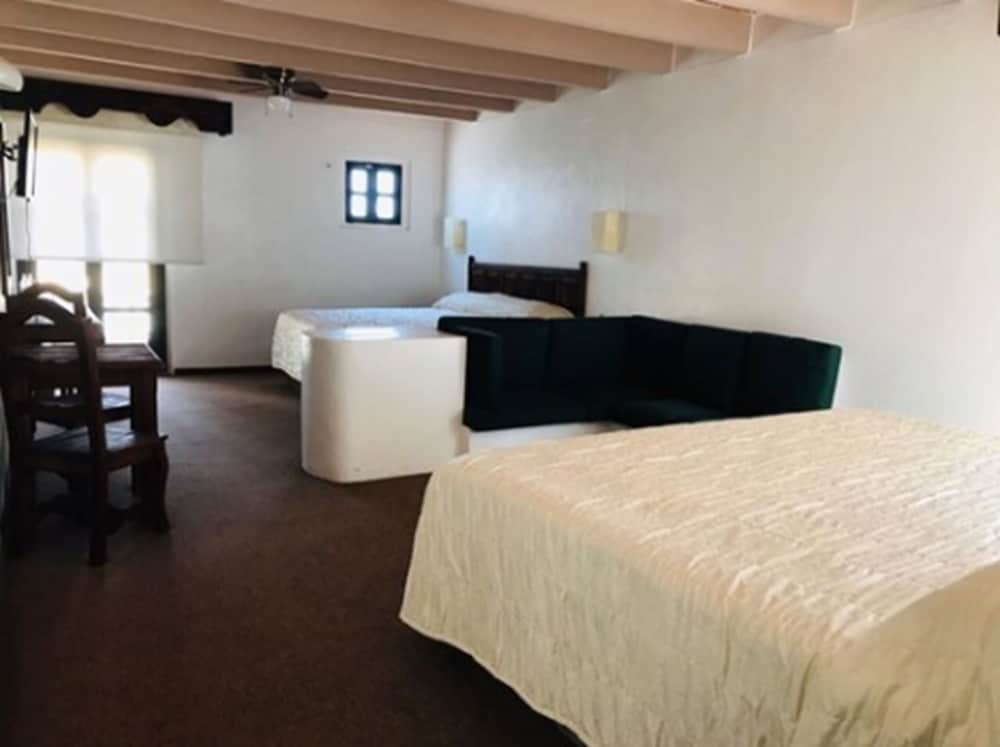 Family Room (Santa Lucia)