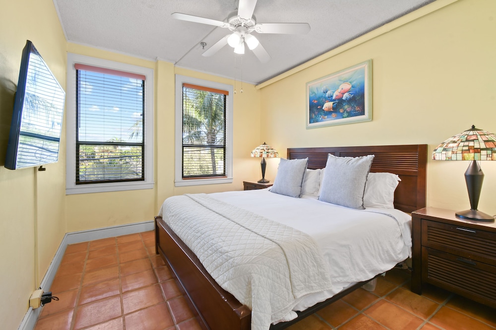 Condo, Tropical Bliss