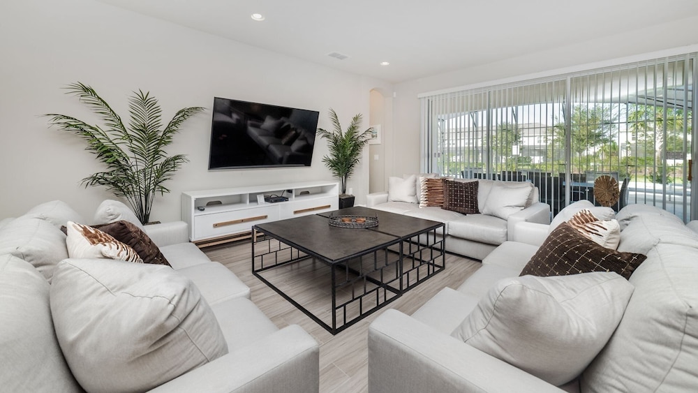 House, Multiple Bedrooms