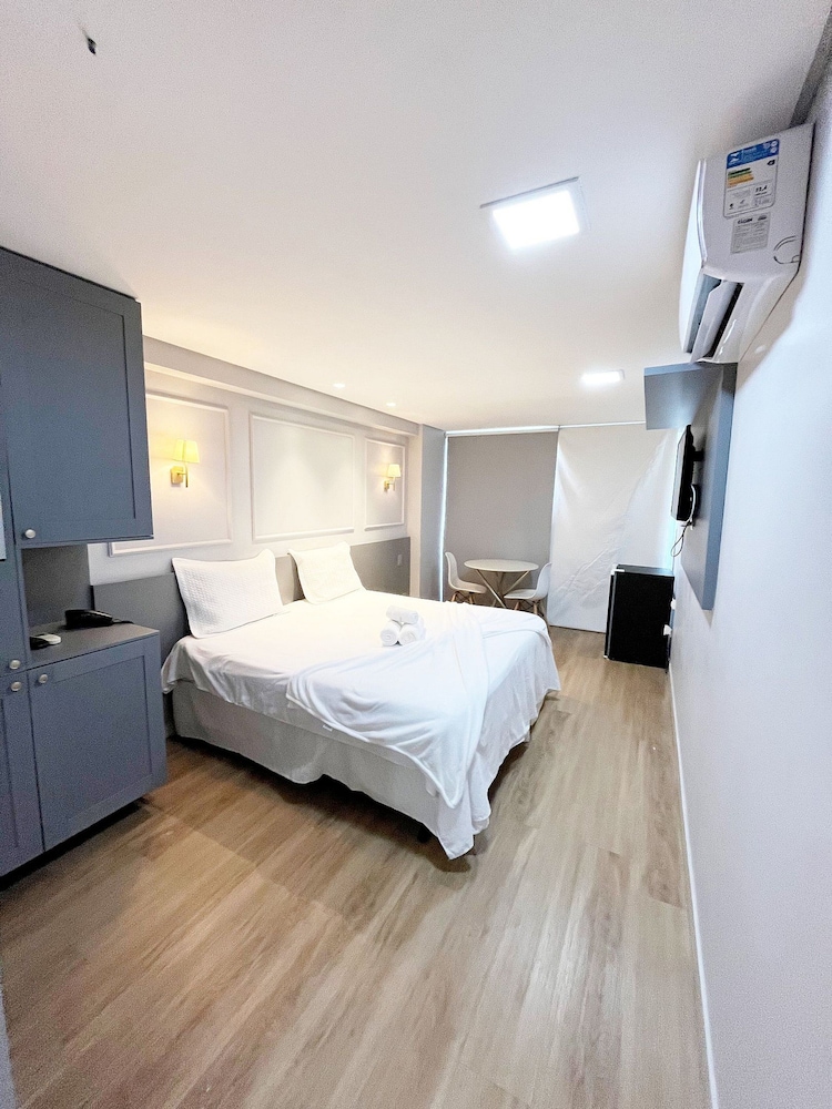 Basic Apartment photo 2
