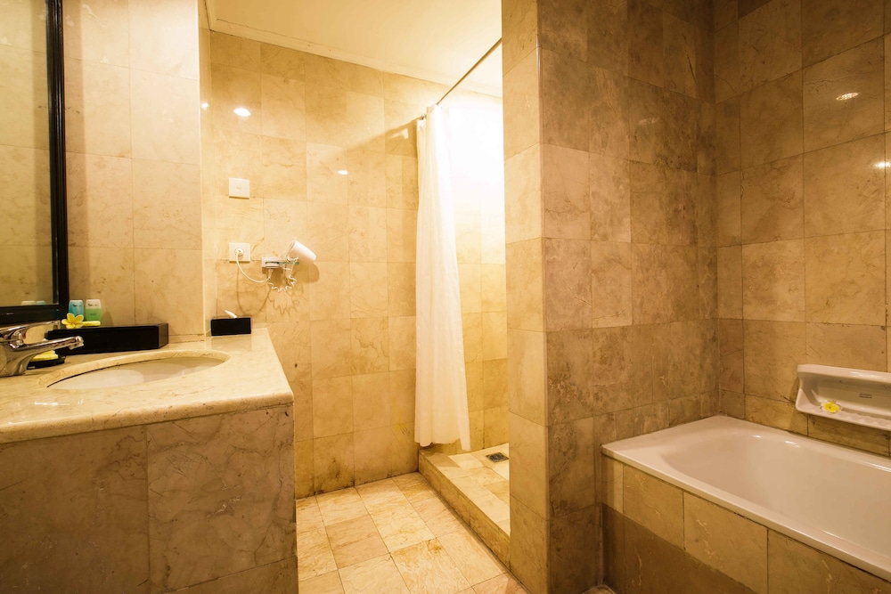 Super Deluxe Pool View Room - Photo 4