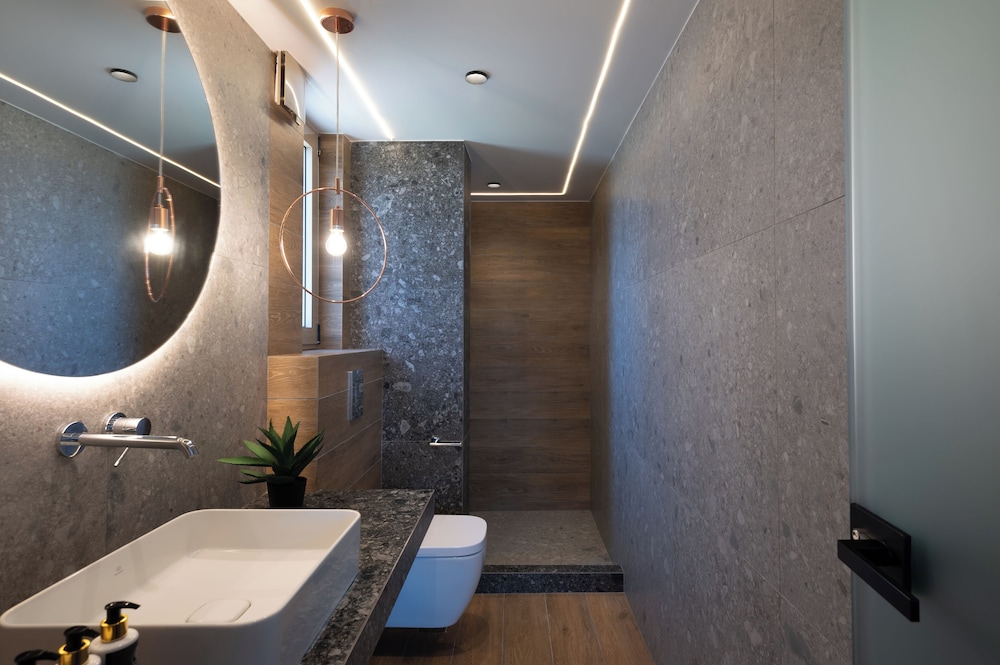 Deluxe Double or Twin Room, Poolside - Photo 10