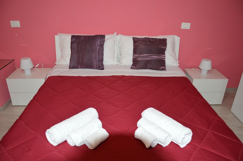 Grand Double Room, 1 Bedroom, Private Bathroom, City View photo 2
