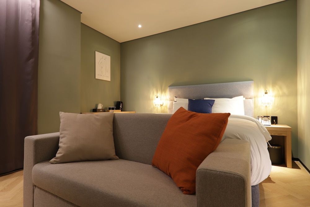 Suite - Photo 7