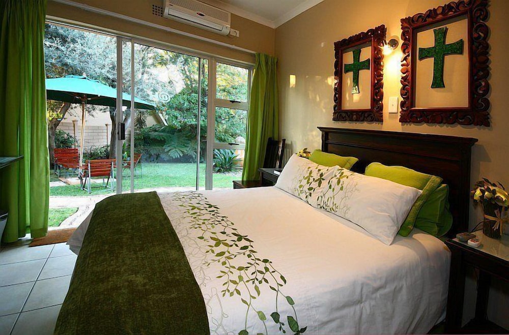 Twin Room, Ensuite photo 1