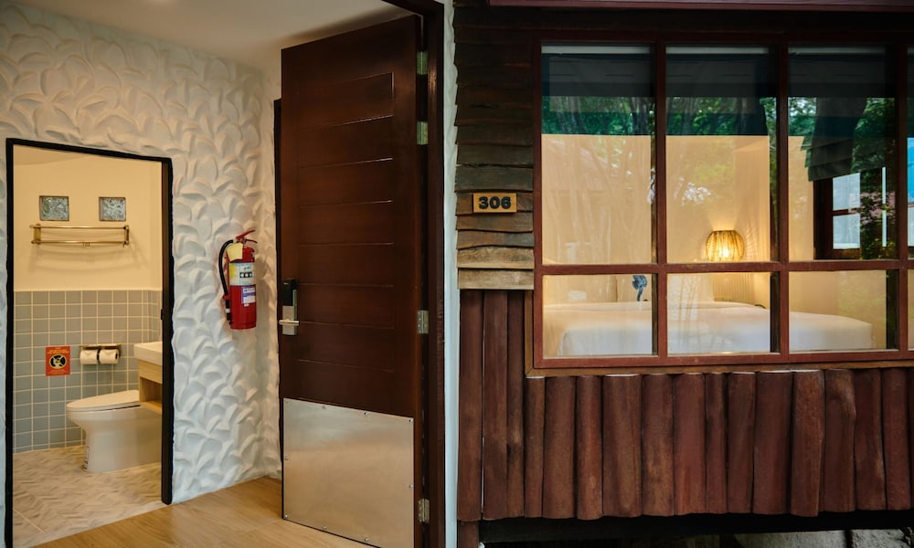 Coral Hut Quad (Two-Bedroom Bungalow) - Photo 10