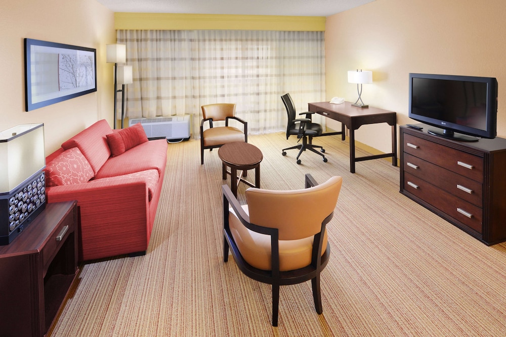 Superior Suite, 1 King Bed with Sofa bed (One Bedroom) - Photo 3