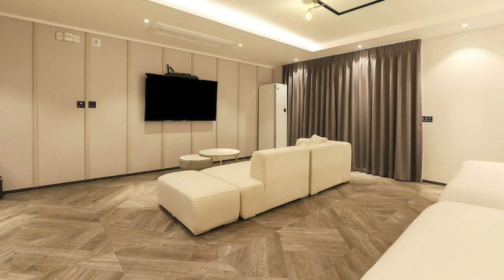 Premium Twin Avenue - Photo 7