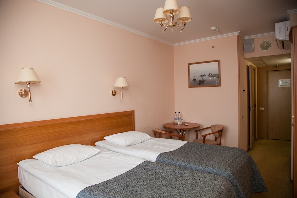 Standard Room, 2 Twin Beds photo 2