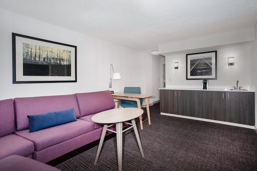 Suite, 1 Bedroom, City View - Photo 6