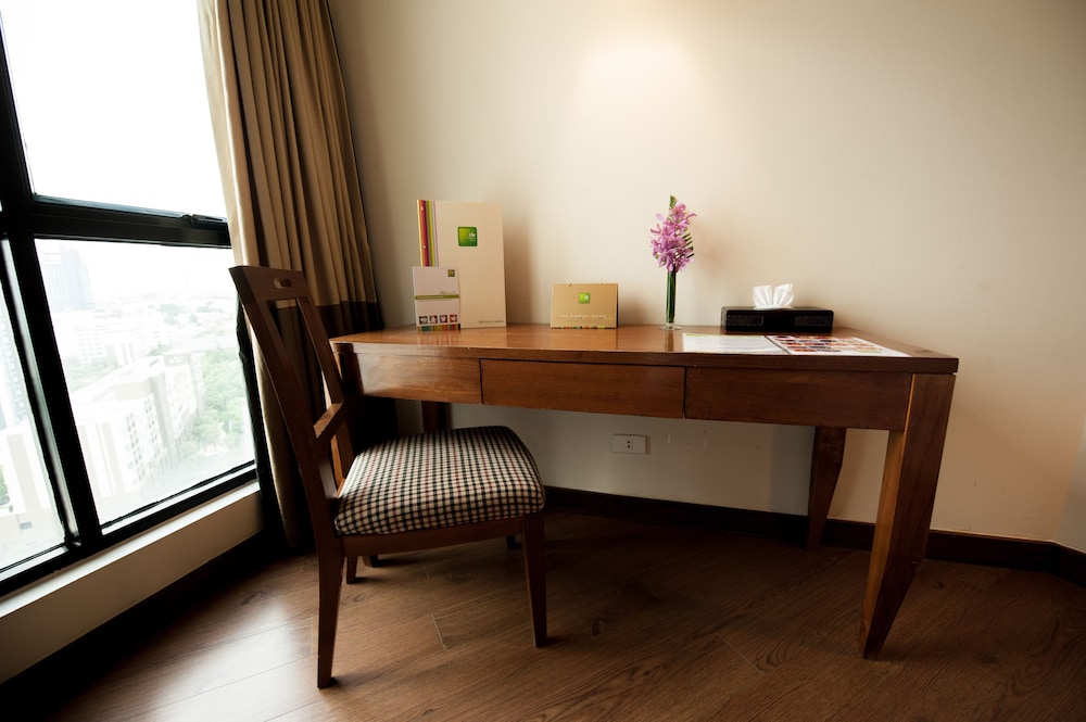 Suite Room - Photo 17