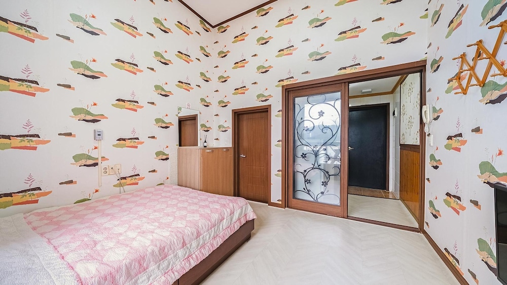 Basic Room, 1 Bedroom (204(Oceanview)) - Photo 5