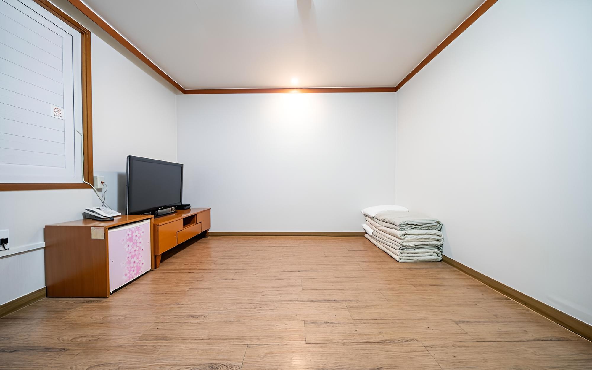 Room (Ondol room) photo 1