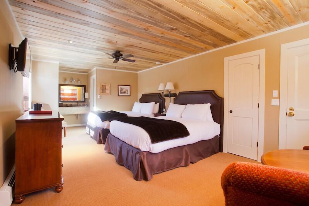 Signature Room, 2 Queen Beds