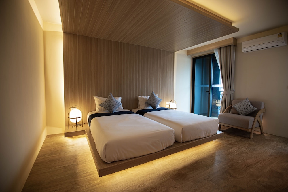 Superior Twin Room, 2 Twin Beds, Mountain View photo 3