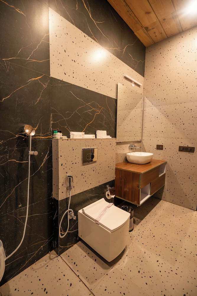 The Jungle Suites photo 2