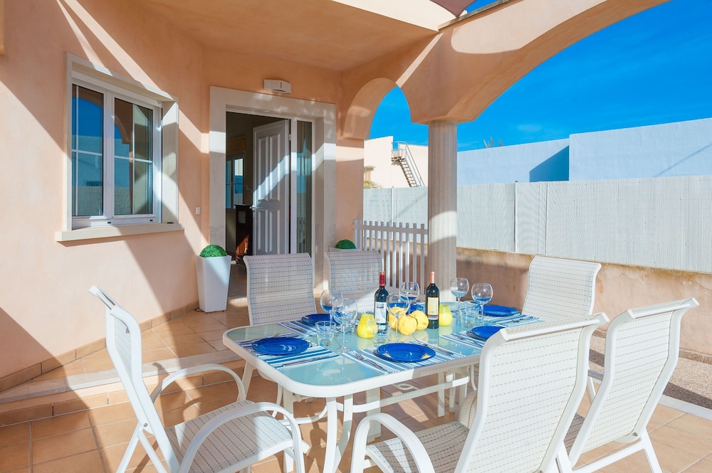 Villa photo 3