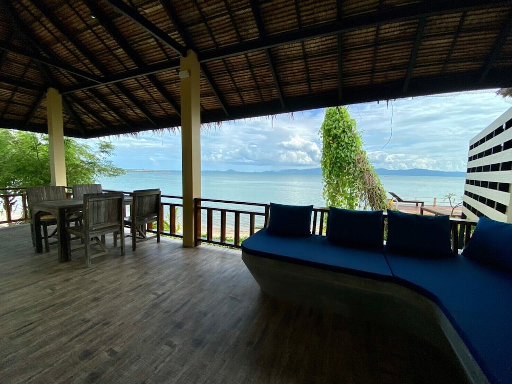 Beachfront 1 bedroom Villa - Photo 13