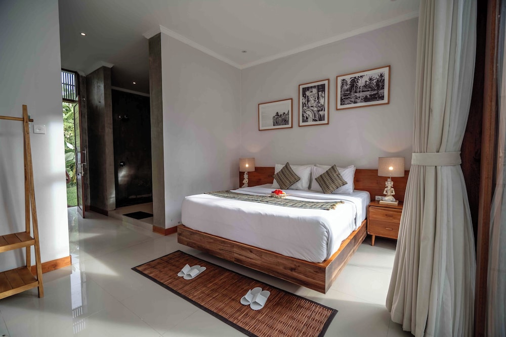 Deluxe Double Room, Pool View