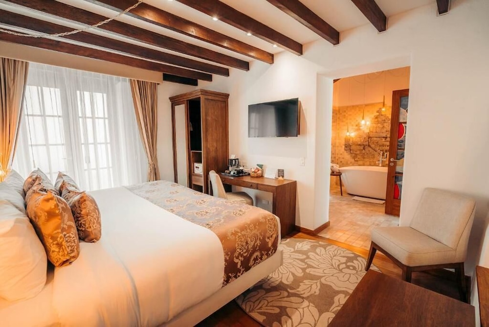 Luxury Suite, Balcony, City View photo 1