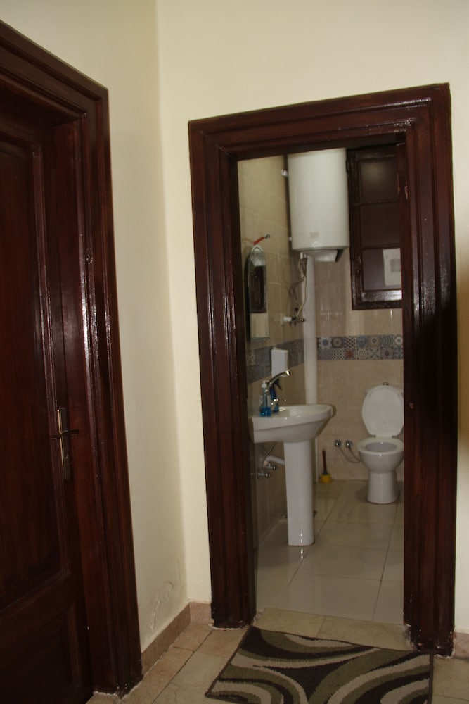 Twin Room, 2 Twin Beds, Private Bathroom - Photo 14