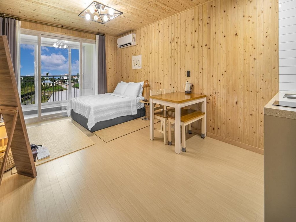 Basic Room, 1 Bedroom (oneroom1) - Photo 1