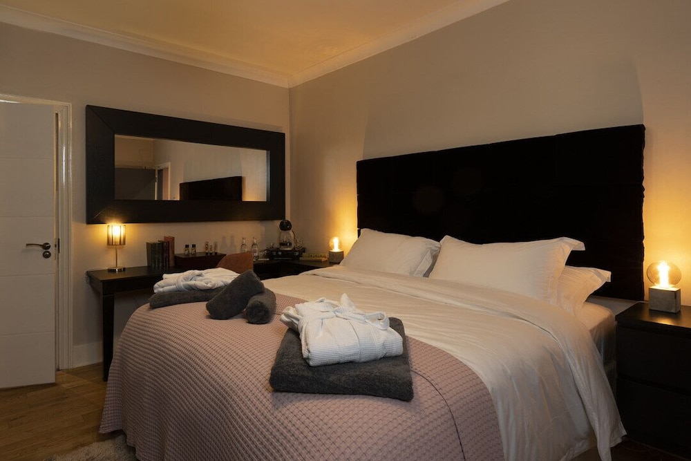 The Courtyard Suite photo 1