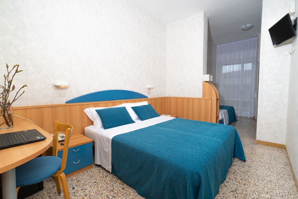 Economy Quadruple Room