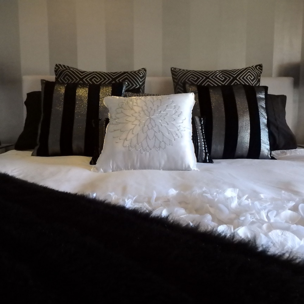Wisteria Suite photo 1
