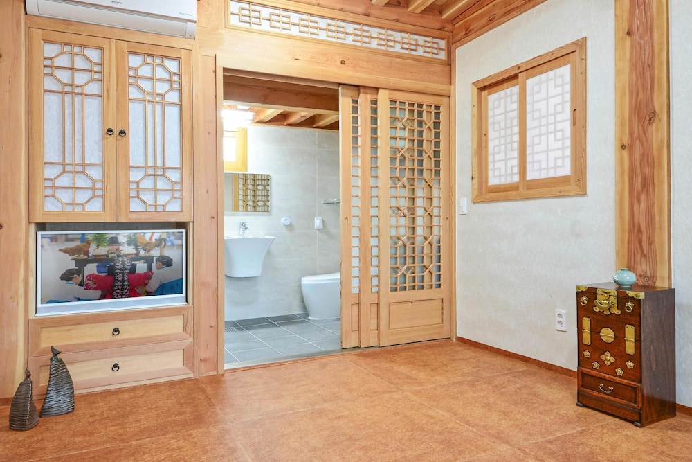 Basic Room, 1 Bedroom (Yushinjae E) - Photo 4