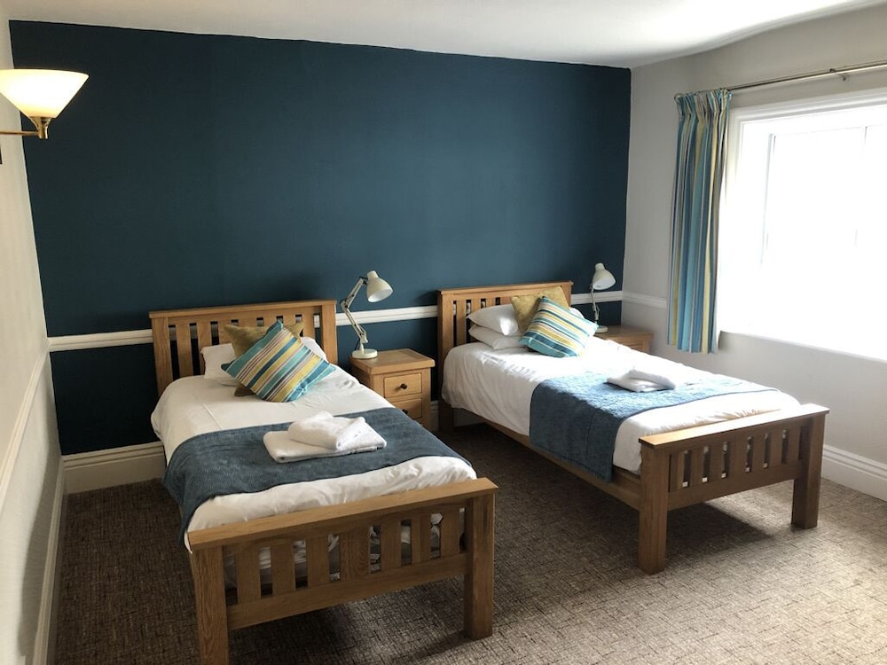 Classic Twin Room, Ensuite, City View