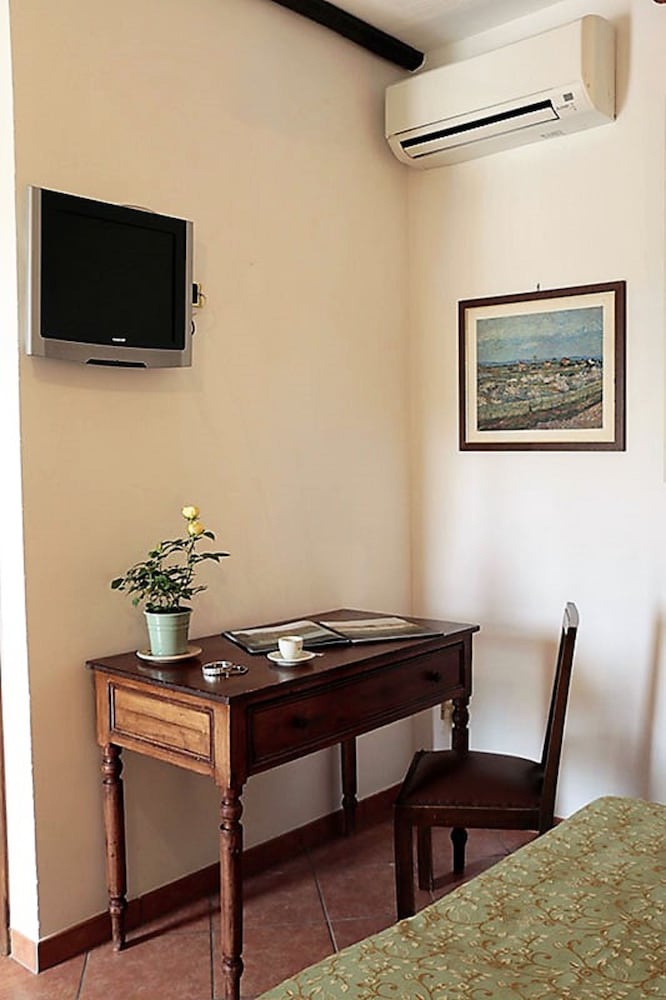 Double Room, Courtyard View (Blu) photo 2