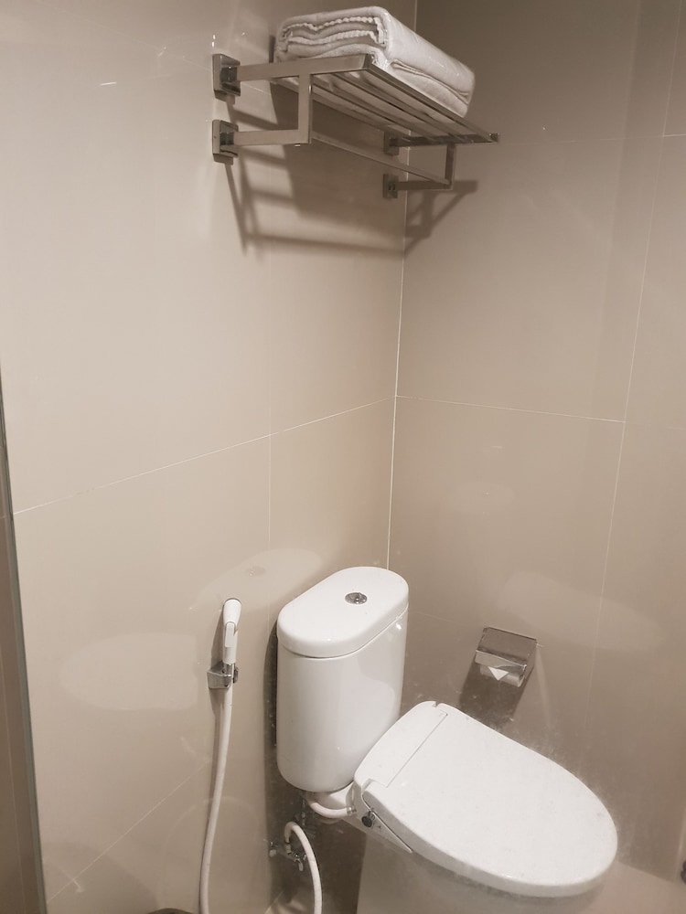 Royal Executive Room - Photo 8
