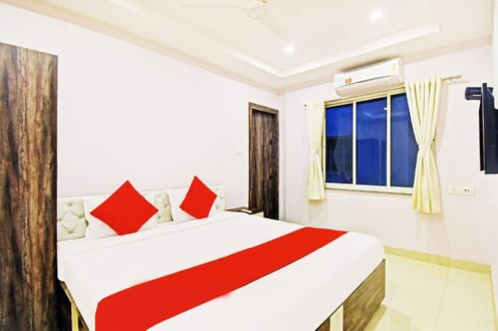Deluxe Double Room, City View