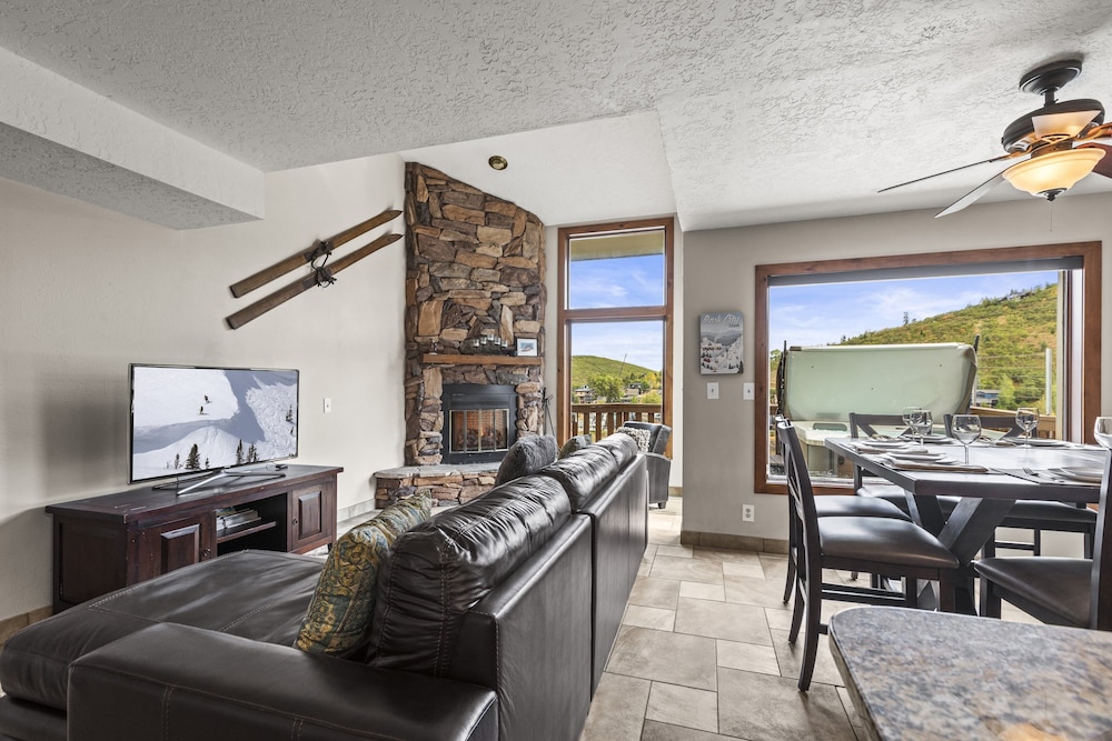 Townhome, 4 Bedrooms