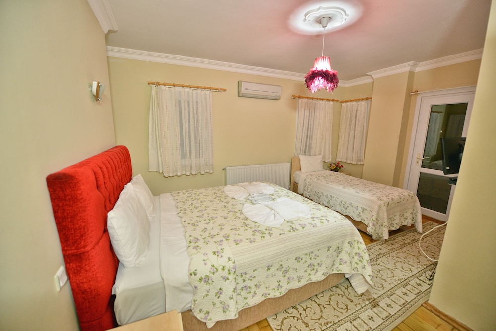 Standard Triple Room photo 3