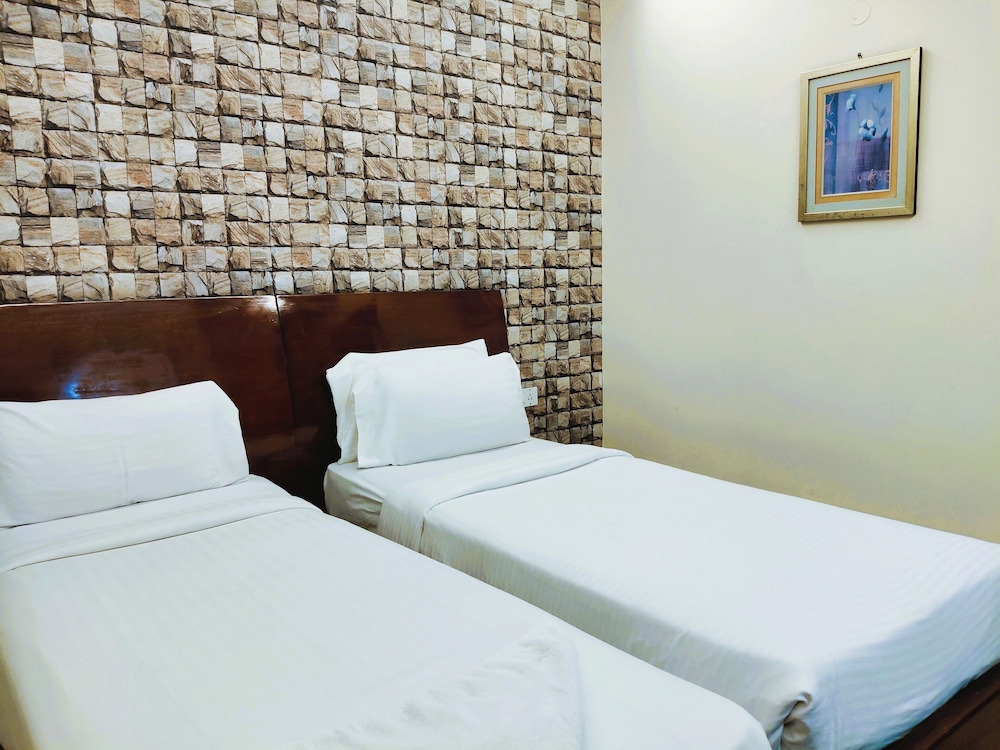 Deluxe Room - Photo 8