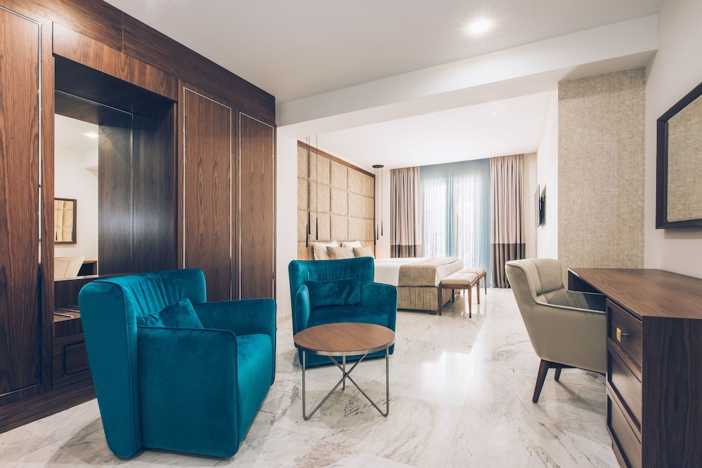 Double Room, Partial Sea View